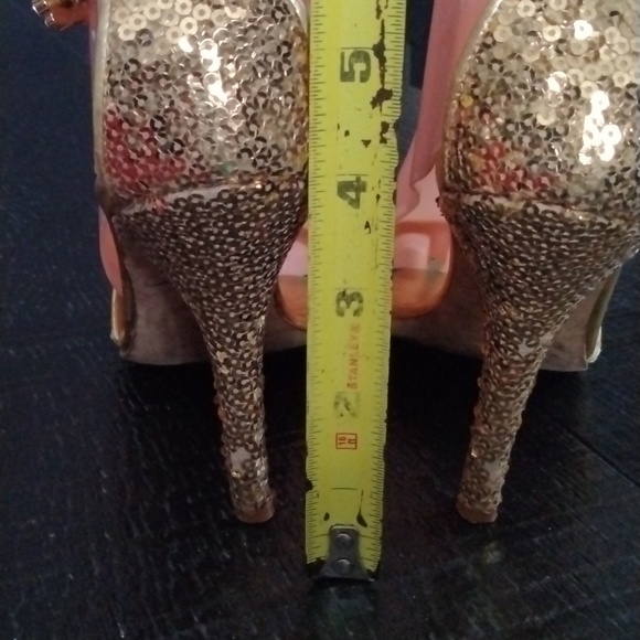 MANOLO BLAHNIK HEELS - Picture 8 of 14